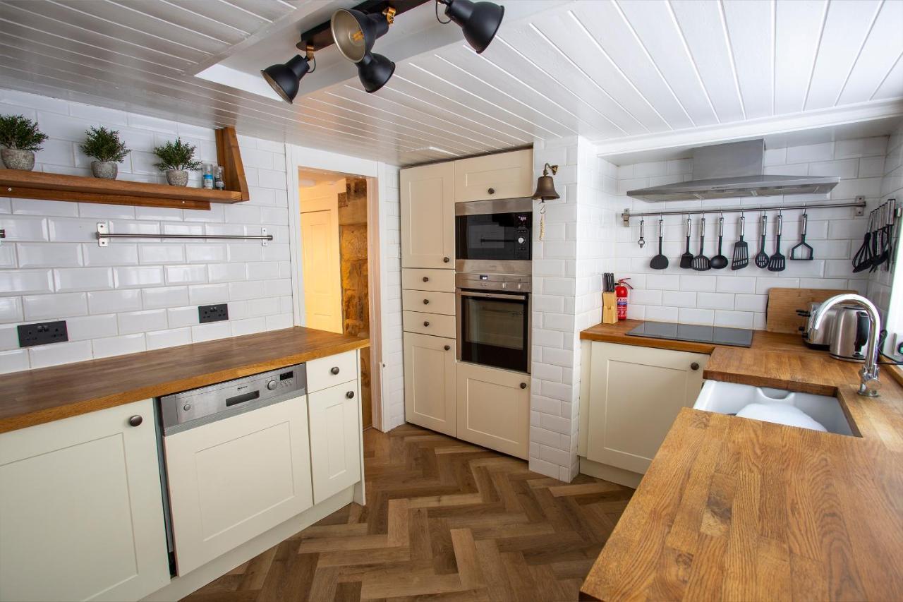 Whitby Boutique - Mast Cottage Exterior photo